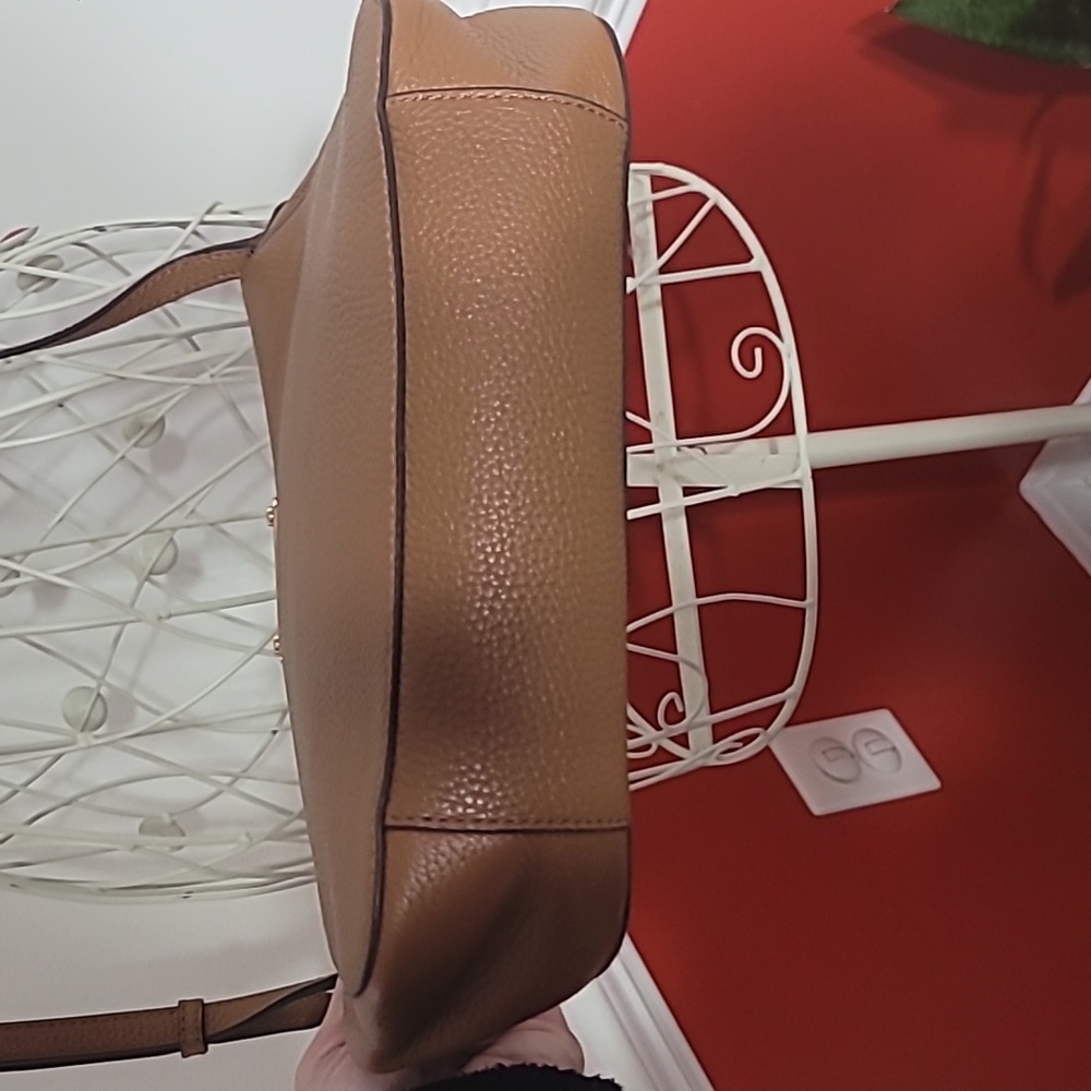 Michael Kors Crossbody Bag Tan Leather with Gold Metal Accents - Picture 10 of 10